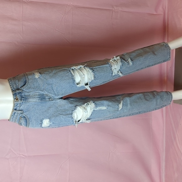 PrettyLittleThing Light Blue Distressed Mom Jeans size 6 - Picture 1 of 8